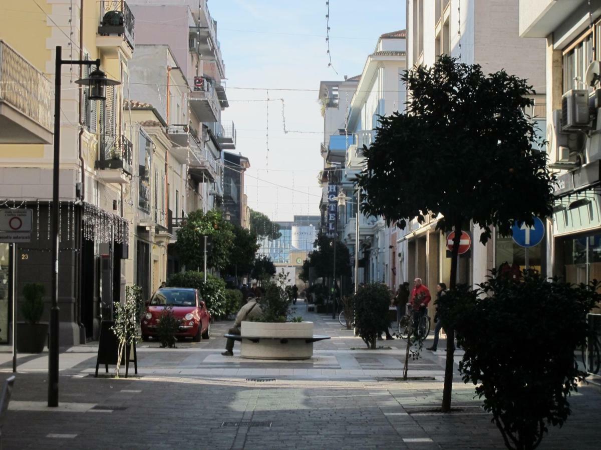 Civico 96 Apartment Pescara Bagian luar foto